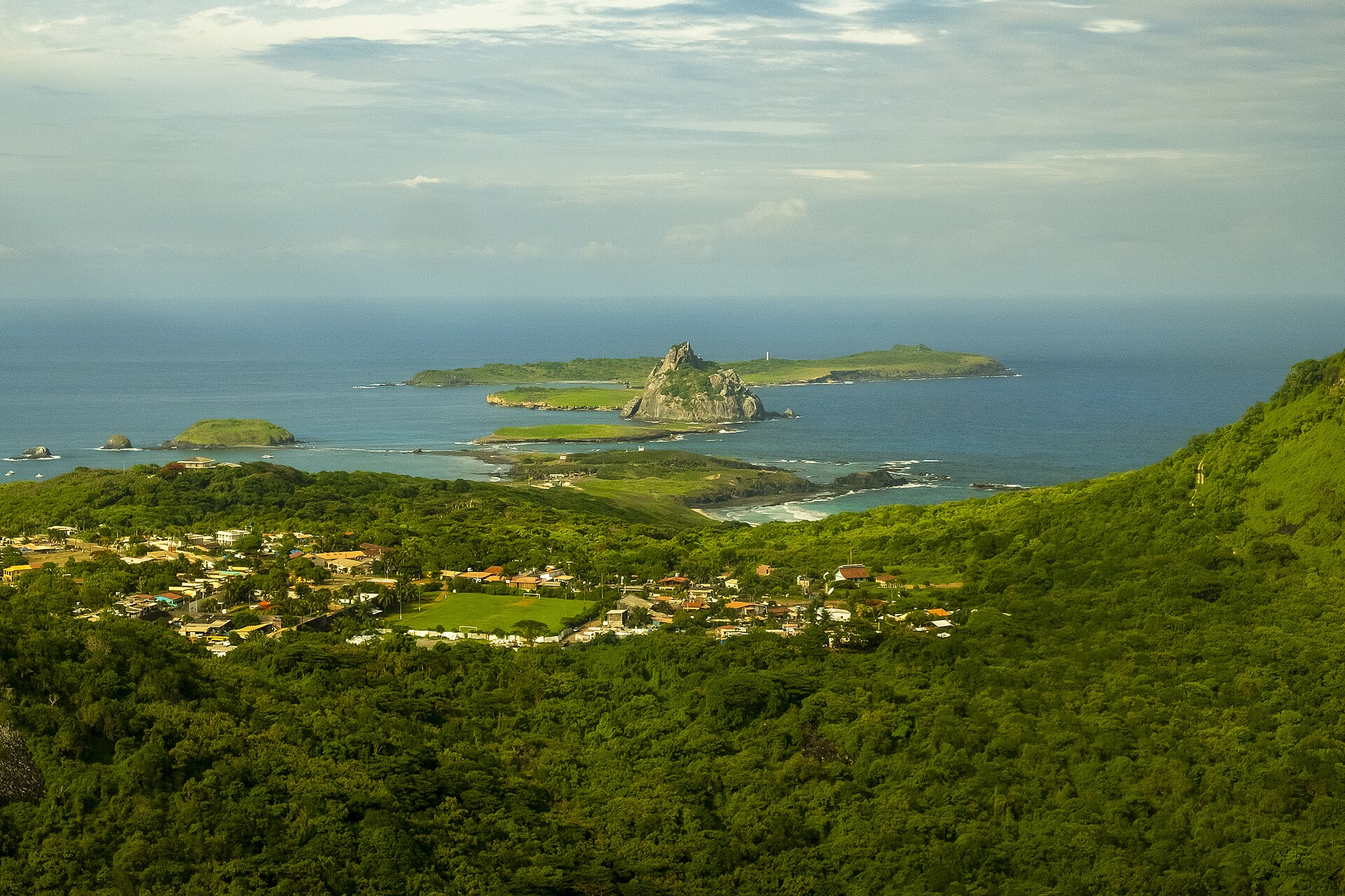 Vista aérea do arquipélago de Fernando de Noronha